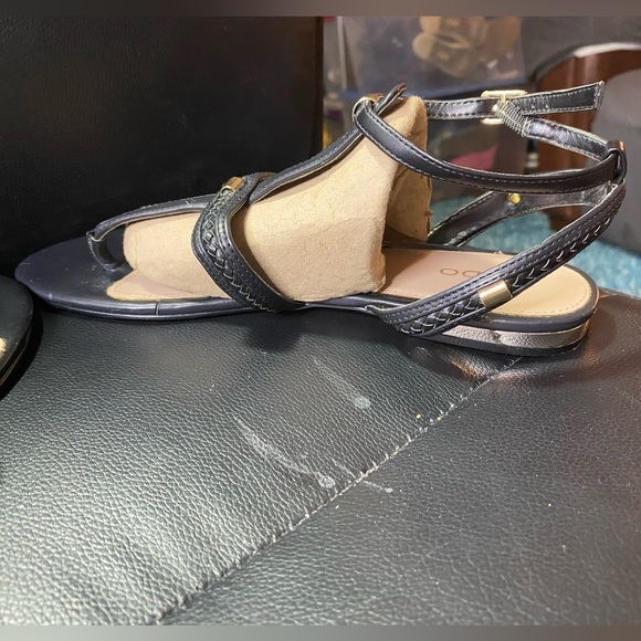 Aldo Black Thong Sandals Size 9 - Picture 10 of 14